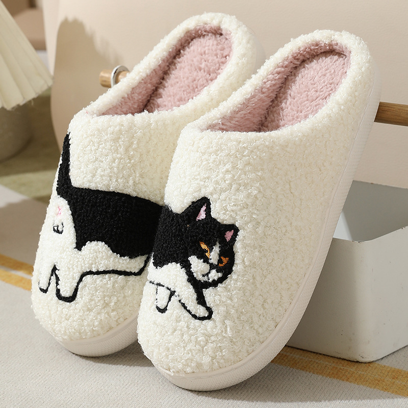 Embroidery Fabric - Kışlık Peluş Sevimli Dachshund Nakışlı Ev
