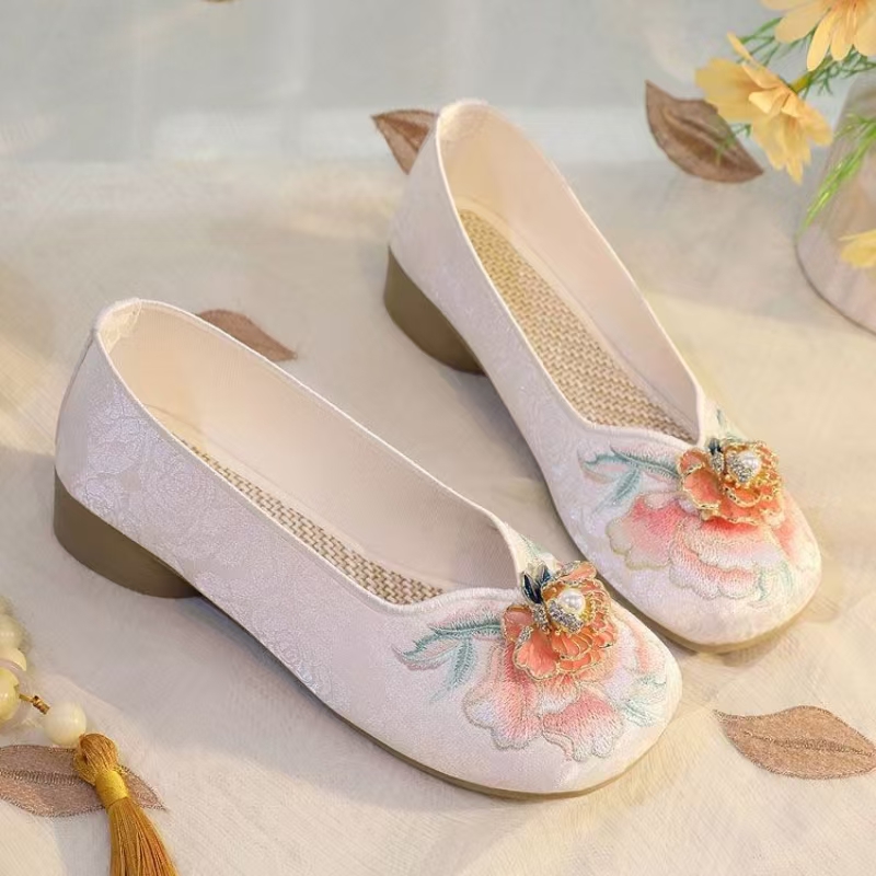 Kadın Düşük Topuk İşlemeli Kum - Embroidery Fabric incelemesi ve fiyatı