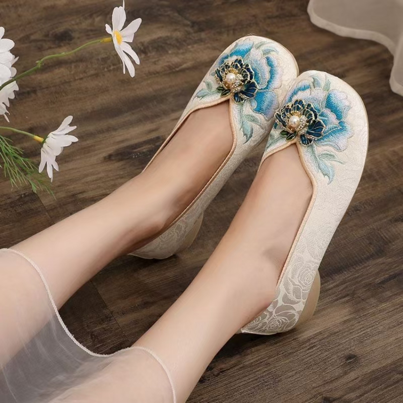 Kadın Düşük Topuk İşlemeli Kum - Embroidery Fabric incelemesi ve fiyatı